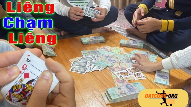 Sử Dụng Bài Xuyên Thấu và Kính Áp Tròng